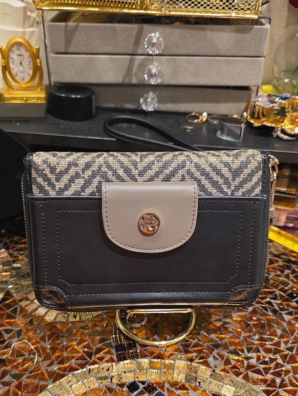 Spartina 449 Black and Gray Patterned Crossbody Wallet